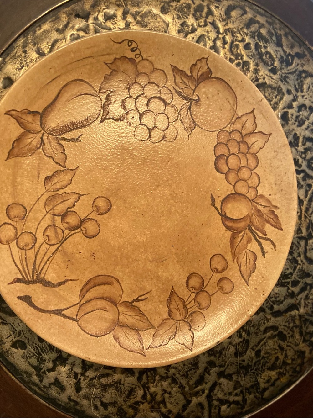 Tan Ceramic Fruit-Wreath Serving Plate
